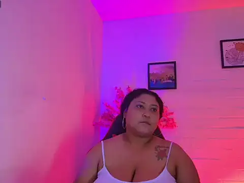 Snapshot of Ayliinn_ chatting on July 10, 12:37 am Ayliinn online show from July 10, 12:37 am