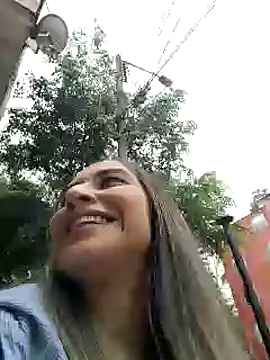 Isabella Varella online show from March 5, 1:50 pm