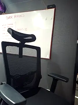 Isabella Varella online show from November 5, 12:27 pm