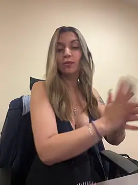 Isabella Varella online show from March 5, 12:23 pm