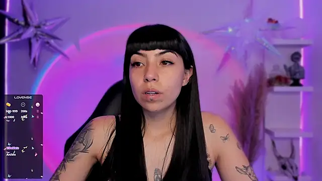 Snapshot of Saraa_Desiree chatting on March 21, 8:50 pm Saraa Desiree online show from March 21, 8:50 pm