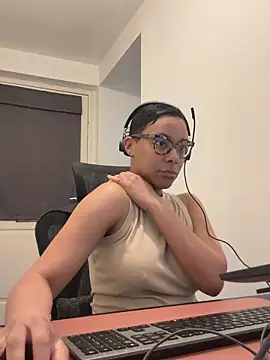 Melia Rayne online show from March 18, 10:40 am