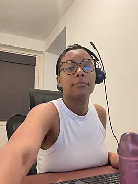 Melia Rayne online show from May 5, 9:39 am