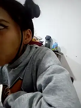 Snapshot of Devil_AliceXo chatting on March 11, 11:37 pm Devil AliceXo online show from March 11, 11:37 pm