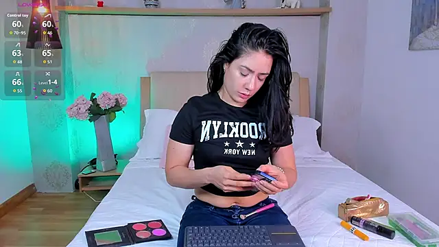 isabella winkler online show from October 12, 2:27 pm