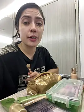 isabella winkler online show from March 7, 10:45 am