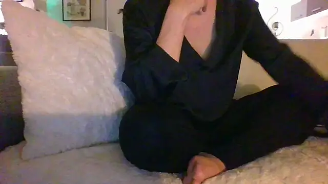 Valentinette online show from December 13, 8:36 pm