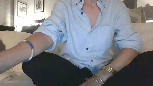Snapshot of Valentinette chatting on May 14, 7:09 pm Valentinette online show from May 14, 7:09 pm