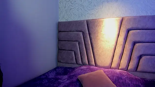 Snapshot of elaia_muller_ chatting on November 12, 4:24 am elaia muller online show from November 12, 4:24 am