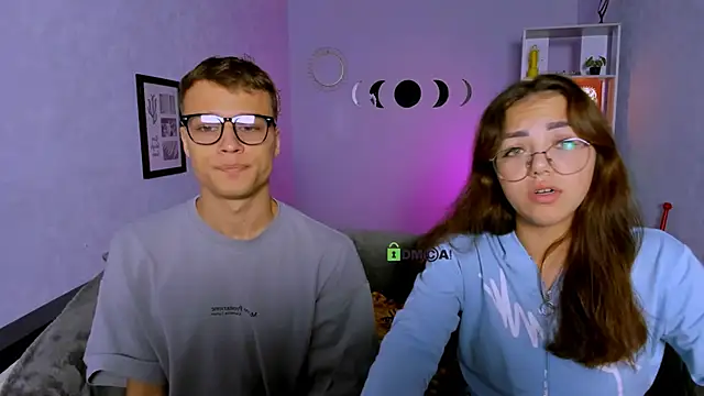 Snapshot of kiki_swan chatting on October 8, 6:00 am kiki swan online show from October 8, 6:00 am