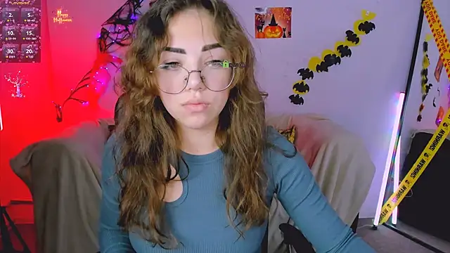 Snapshot of kiki_swan chatting on October 30, 10:06 am kiki swan online show from October 30, 10:06 am