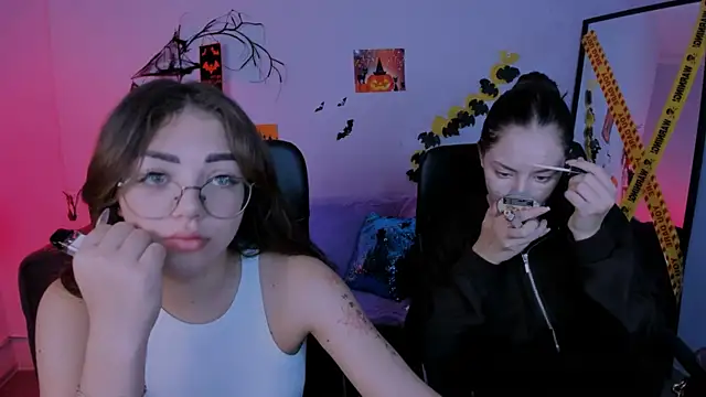 Snapshot of kiki_swan chatting on November 4, 6:56 am kiki swan online show from November 4, 6:56 am