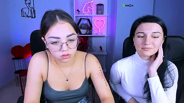 Snapshot of kiki_swan chatting on November 13, 7:40 am kiki swan online show from November 13, 7:40 am