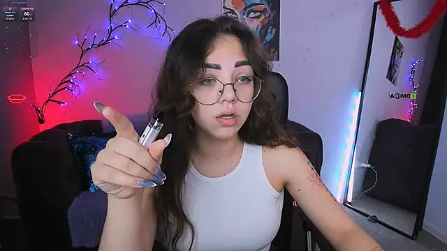 Snapshot of kiki_swan chatting on November 24, 9:42 am kiki swan online show from November 24, 9:42 am