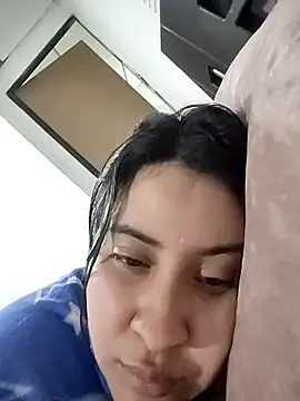 mialorents online show from February 3, 12:32 pm