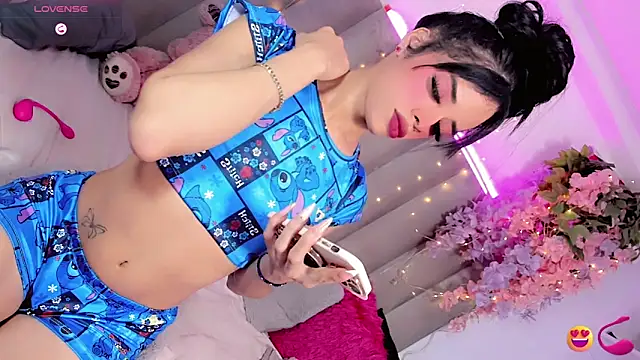 Nina Keyli online show from May 14, 7:20 pm