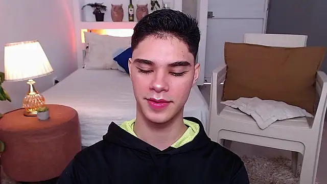 Snapshot of juanes_puthee chatting on November 15, 1:07 pm juanes puthee online show from November 15, 1:07 pm