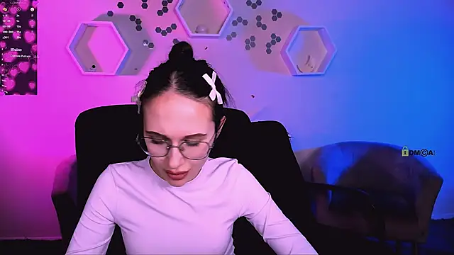 mona cloud online show from December 1, 1:10 am