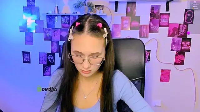 mona cloud online show from April 29, 7:42 pm