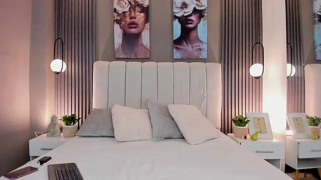 Snapshot of GiannaColling1 chatting on November 12, 8:08 pm GiannaColling1 online show from November 12, 8:08 pm