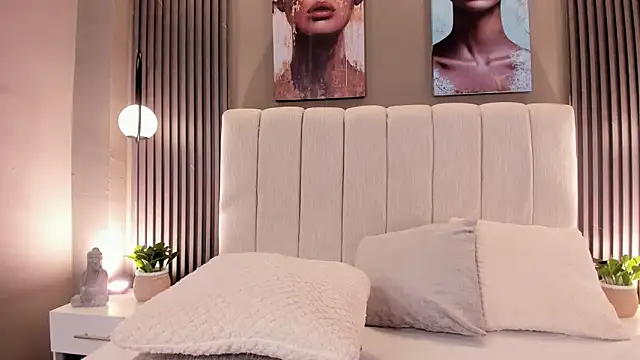 Snapshot of GiannaColling1 chatting on November 27, 12:51 pm GiannaColling1 online show from November 27, 12:51 pm