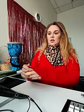 Juicy PeachLux online show from November 12, 5:41 am