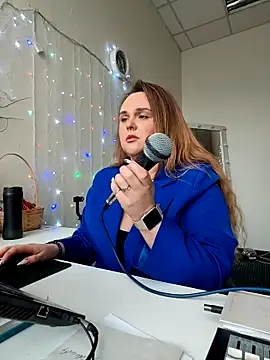 Juicy PeachLux online show from April 25, 7:55 am