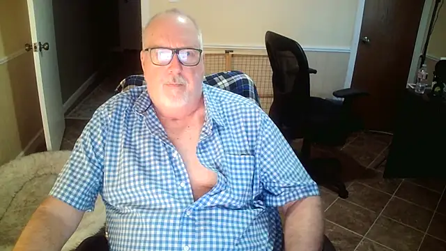 superbearboss online show from October 29, 1:57 pm