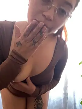 Karina Leon online show from April 18, 7:07 pm