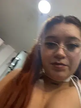 Snapshot of Karina_Leon chatting on June 3, 10:04 pm Karina Leon online show from June 3, 10:04 pm