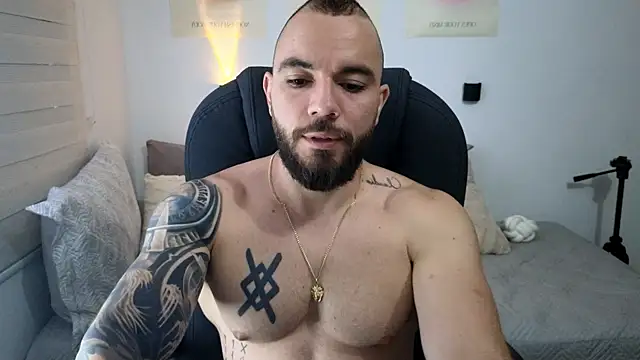 Snapshot of Isaac_Carter chatting on September 24, 11:13 am Isaac Carter online show from September 24, 11:13 am
