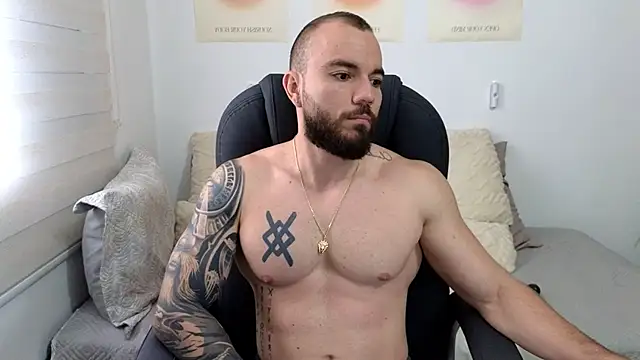 Snapshot of Isaac_Carter chatting on September 28, 12:10 pm Isaac Carter online show from September 28, 12:10 pm