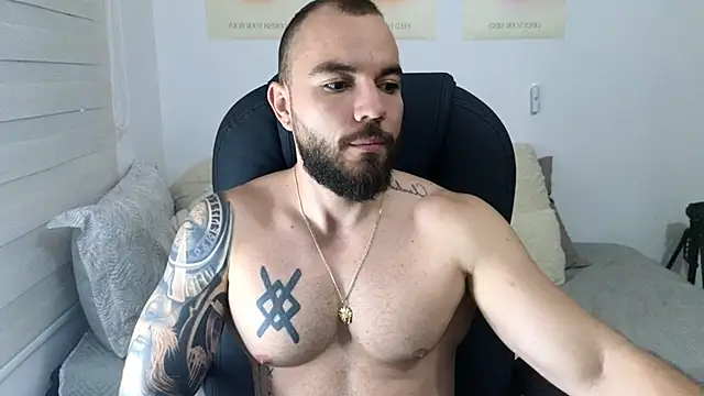 Snapshot of Isaac_Carter chatting on October 1, 11:16 am Isaac Carter online show from October 1, 11:16 am