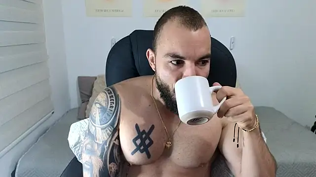 Snapshot of Isaac_Carter chatting on October 10, 10:58 am Isaac Carter online show from October 10, 10:58 am