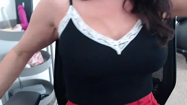 Snapshot of Mona_Lotts chatting on September 30, 11:43 pm Mona Lotts online show from September 30, 11:43 pm