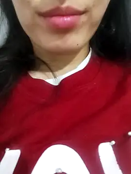 saraaxx1 online show from March 11, 11:15 pm