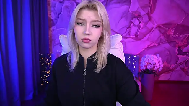 Snapshot of SelenaIris chatting on October 2, 7:04 am SelenaIris online show from October 2, 7:04 am