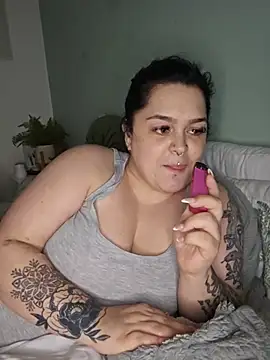 Snapshot of Saucy-Serenity chatting on June 17, 9:27 pm Saucy-Serenity online show from June 17, 9:27 pm