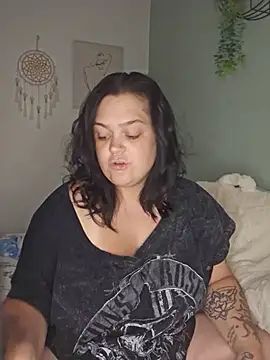 Snapshot of Saucy-Serenity chatting on July 19, 6:55 pm Saucy-Serenity online show from July 19, 6:55 pm