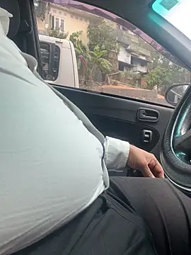 dam-her-boy online show from February 11, 11:15 am