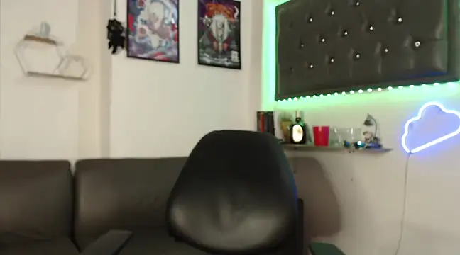 Snapshot of Monkey_uchiha777 chatting on March 12, 12:57 pm Monkey uchiha777 online show from March 12, 12:57 pm