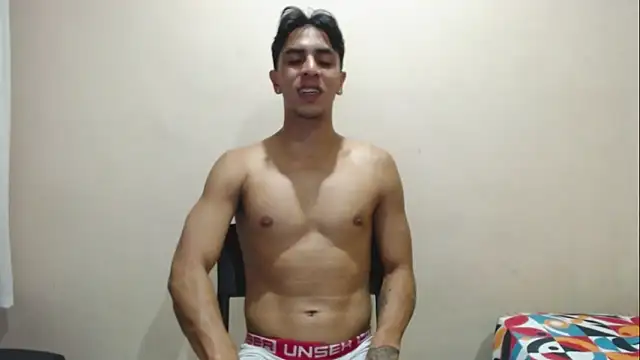 Snapshot of Monkey_uchiha777 chatting on September 11, 2:33 am Monkey uchiha777 online show from September 11, 2:33 am