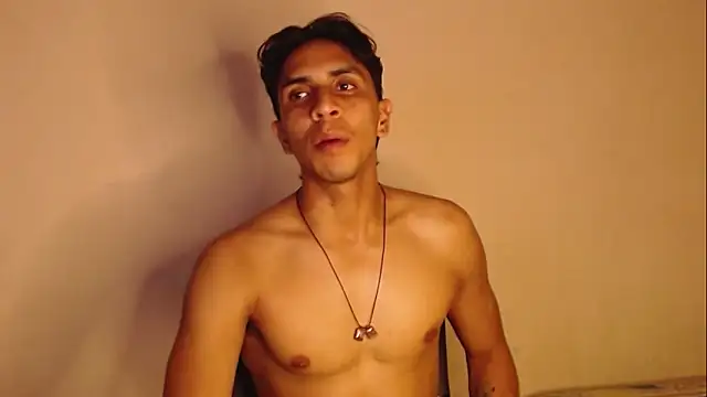 Snapshot of Monkey_uchiha777 chatting on September 26, 11:42 pm Monkey uchiha777 online show from September 26, 11:42 pm