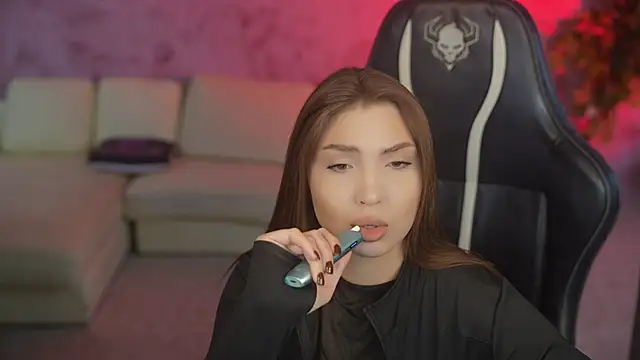 Snapshot of Billie054 chatting on November 15, 6:55 am Billie054 online show from November 15, 6:55 am