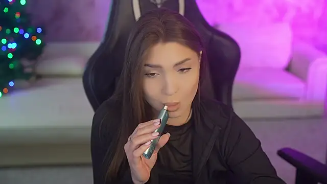 Snapshot of Billie054 chatting on December 18, 7:47 am Billie054 online show from December 18, 7:47 am