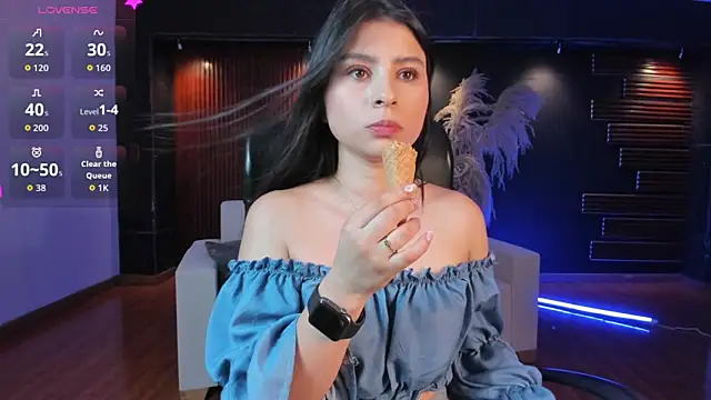Catalina Santhana online show from October 10, 6:29 pm