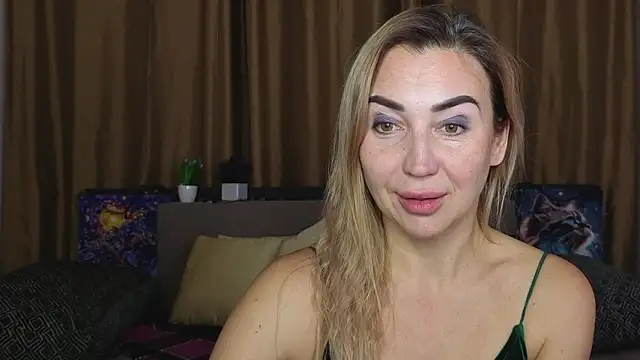 Kiss julli88I online show from January 17, 6:33 pm