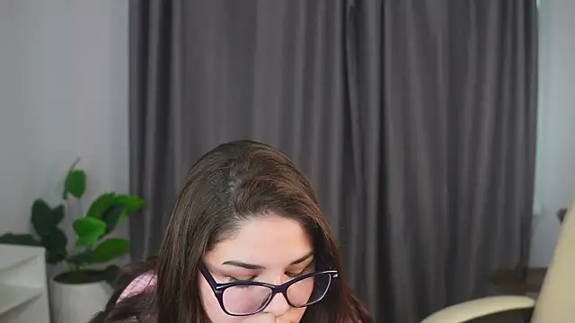 FloraBanford online show from March 17, 2:12 pm