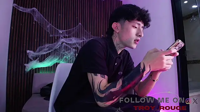 troy rouge online show from October 30, 7:14 pm