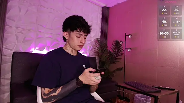 troy rouge online show from December 2, 7:31 pm